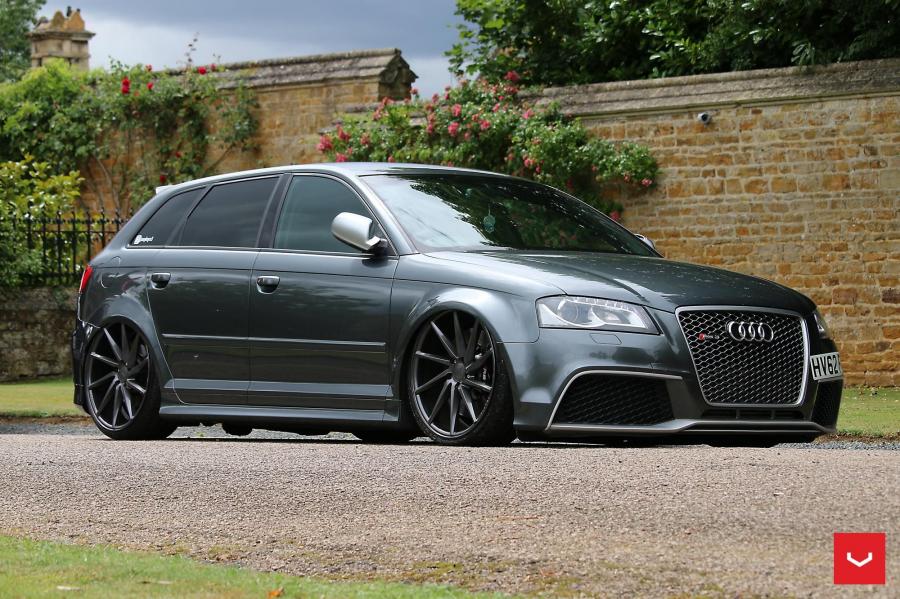  Audi RS3 Sportback on Vossen Wheels (CVT) 2017 года  (фото 1 из 28)